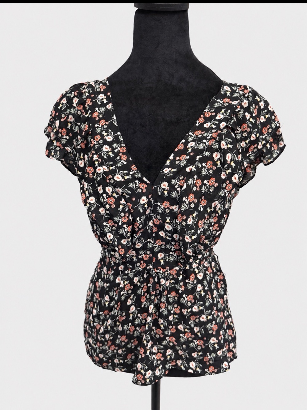 🌸 Max Studio Black Floral Flutter Sleeve Tie-Waist Blouse 🌸